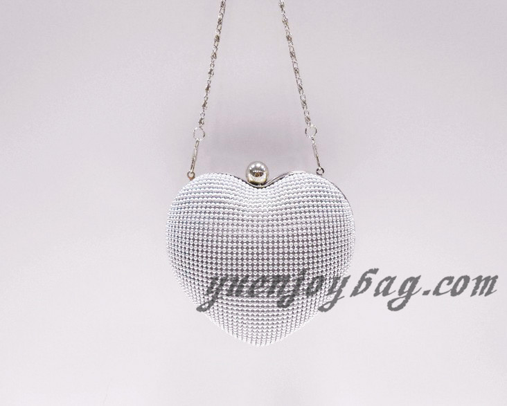 Ladies' Heart shaped aluminium beaded clutch bag Ladies' Heart shaped aluminium beaded clutch bag