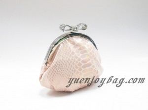 Snake Skin Embossed PU Leather little coin purse side view Snake Skin Embossed PU Leather little coin purse side view