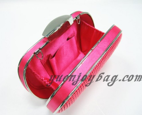 Aluminium sequin neon color fuchsia red clutch bag - inside view Aluminium sequin neon color fuchsia red clutch bag - inside view