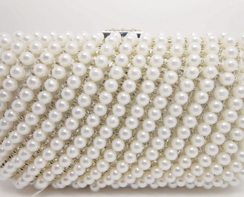 Beaded evening bag with box clutch frame - detail view Beaded evening bag with box clutch frame - detail view
