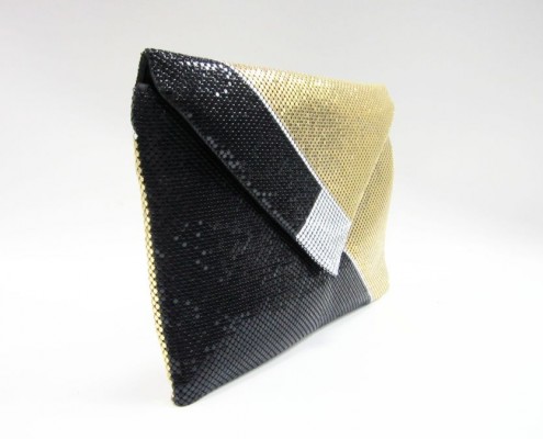 Black aluminium envelope clutch bag with chain - side view Black aluminium envelope clutch bag with chain - side view