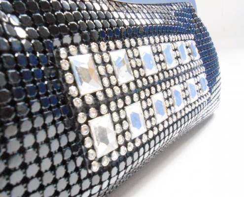 Black Aluminium mesh evening purse with crystal rhinestone - detail view Black Aluminium mesh evening purse with crystal rhinestone - detail view