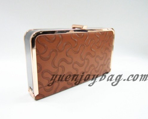 Brown pattern PU faux leather golden metal clip frame party clutch shoulder Messenger bag from factory