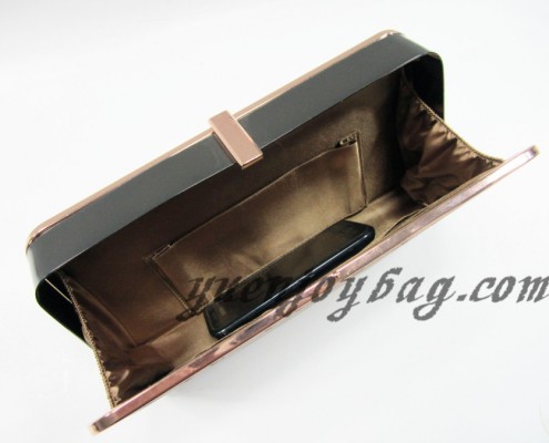 Brown pattern PU faux leather golden metal clip frame party clutch shoulder Messenger bag from factory - lining view Brown pattern PU faux leather golden metal clip frame party clutch shoulder Messenger bag from factory - lining view