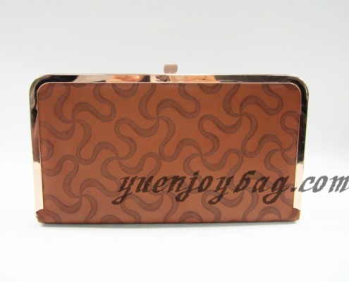 Brown pattern PU leather gold metal frame designed evening clutch shoulder Messenger bag from China direct manufacturer Brown pattern PU leather gold metal frame designed evening clutch shoulder Messenger bag from China direct manufacturer