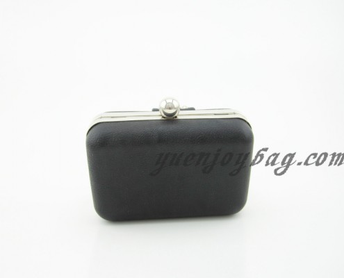 Wholesale Women's rivet PU leather messenger bag from manufacturer - back view Wholesale Women's rivet PU leather messenger bag from manufacturer - back view