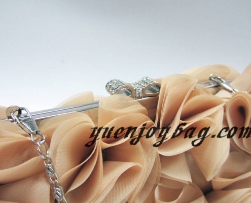 Beige chiffon satin flower bridal evening clutch bag from China manufacturer - detail view Beige chiffon satin flower bridal evening clutch bag from China manufacturer - detail view