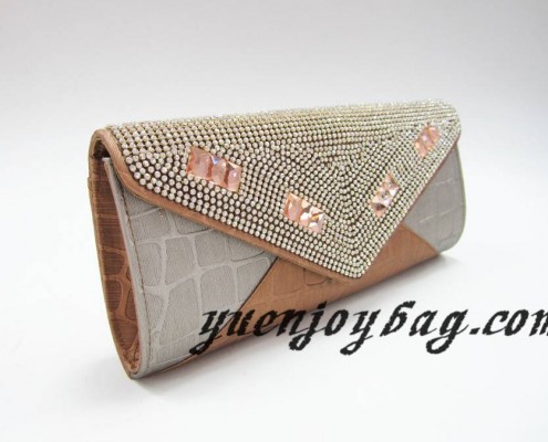 Gray and brown plaid PU leather evening party handbag with crystal rhinestone diamond - side view Gray and brown plaid PU leather evening party handbag with crystal rhinestone diamond - side view