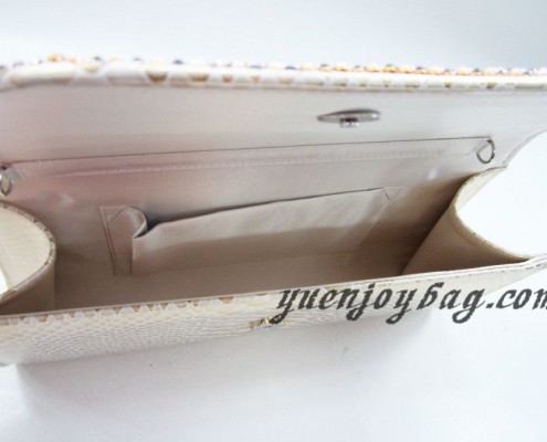 Wholesale Gold pearl rhinestone diamond snake skin PU leather evening bags from China manufacturer - lining view Wholesale Gold pearl rhinestone diamond snake skin PU leather evening bags from China manufacturer - lining view