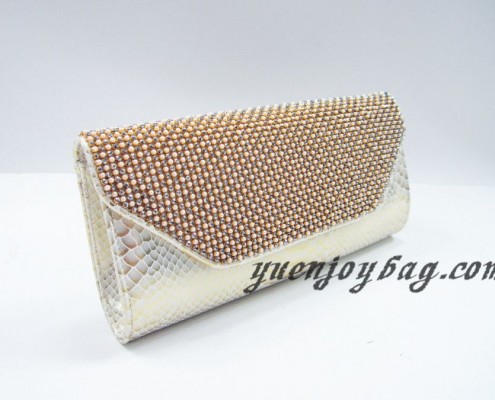 Wholesale Gold pearl rhinestone diamond snake skin PU leather evening bags from China manufacturer - side view Wholesale Gold pearl rhinestone diamond snake skin PU leather evening bags from China manufacturer - side view