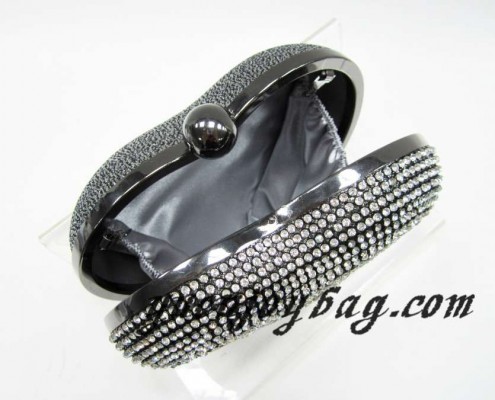 Fashion Gray rhinestone heart shaped evening purse - lining view Fashion Gray rhinestone heart shaped evening purse - lining view
