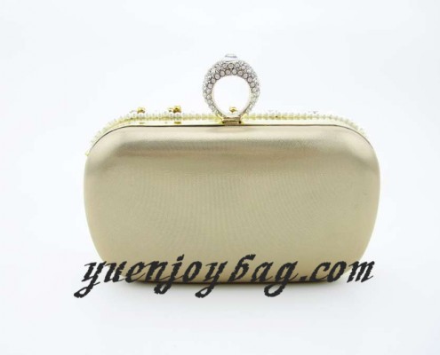 Women's Finger Rings Clasp Pearl Bead Rhinestone Bridal Wedding Clutch Bag - back view Women's Finger Rings Clasp Pearl Bead Rhinestone Bridal Wedding Clutch Bag - back view
