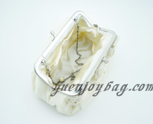 Women's Floral Decorated Satin and Organza kiss-lock metal frame Wedding Clutch Bag - lining view Women's Floral Decorated Satin and Organza kiss-lock metal frame Wedding Clutch Bag - lining view